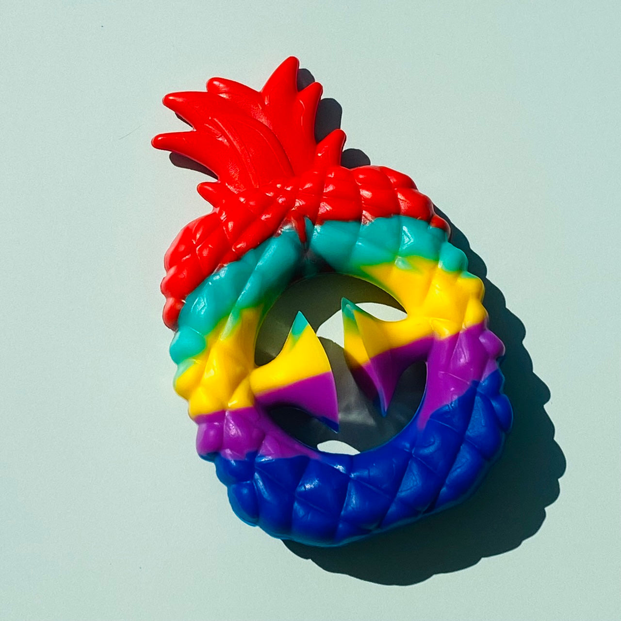 RAINBOW PINEAPPLE SNAP TOY *NEW*